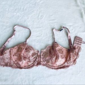 Victoria's Secret Demure Pink unlined plunge bra